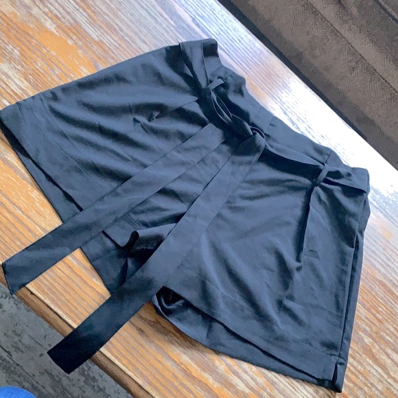 (SHIEN) Black Dress Up Shorts - Picture 1 of 1
